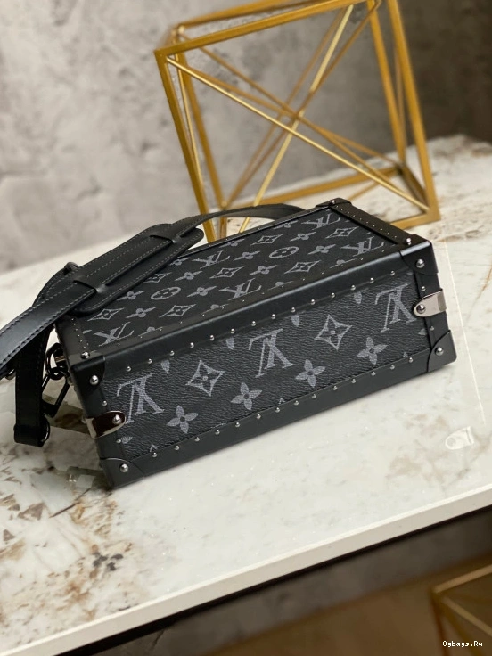 VUITTON CHANELUTCH LOUIS BOX 0121